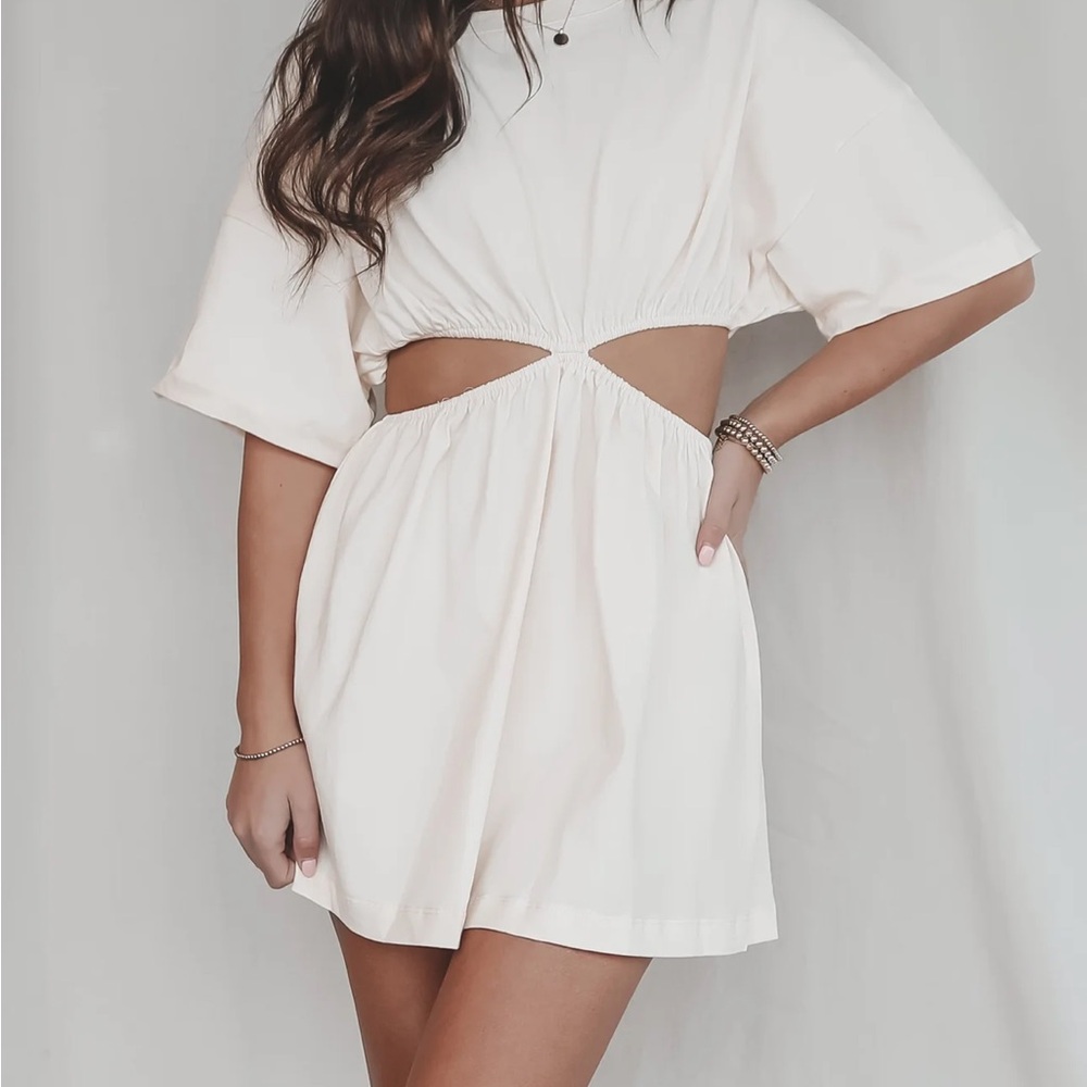 Amazing lace boutique Cream Cut-Out Dress